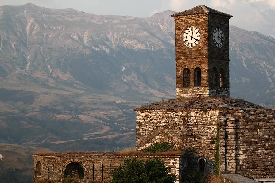 Citadelle de Gjirokaster - Albanie © jonathan Grimbert-Barre/adhrami/Fotolia