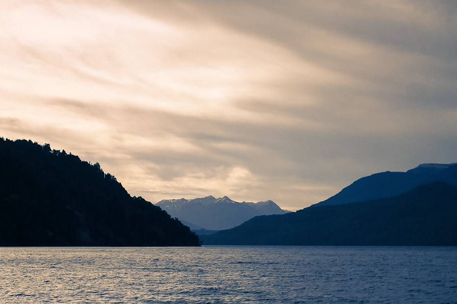 Lac Huechulafquen - Patagonie - Argentine © Francisco - stock.adobe.com