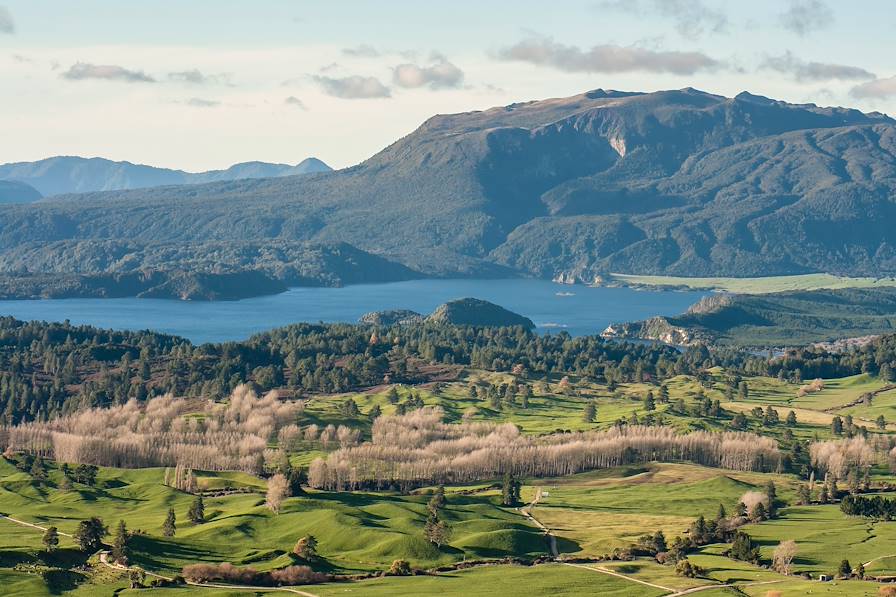 Lac Okaro - Région de Rotorua - Ile du Nord - Nouvelle-Zélande © Patrik Stedrak/Fotolia