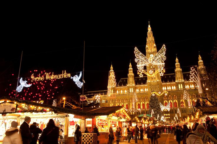 Marché de Noël à Vienne face à l'hôtel de ville - Autriche © Sonja Burtscher/Österreich Werbung/OT