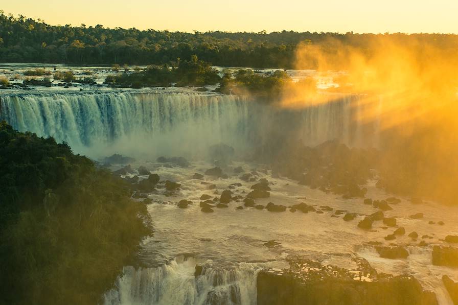 Chutes Iguazu - Argentine © Purin Guenter/stock.adobe.com