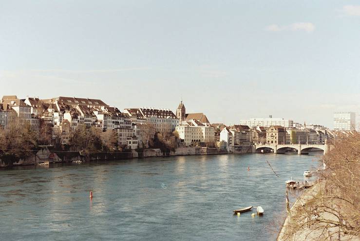 Rives du Rhin Bâle © Laurence Ziegler / Unsplash