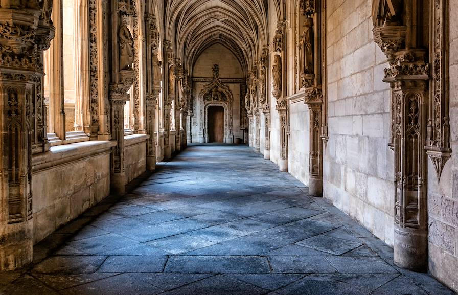 Monastère San Juan de Los Reyes - Tolède - Espagne © LAMBERTOJESUS / Adobe Stock