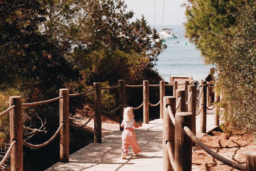 Plage - Corse - France © Faustine Poidevin-Gros