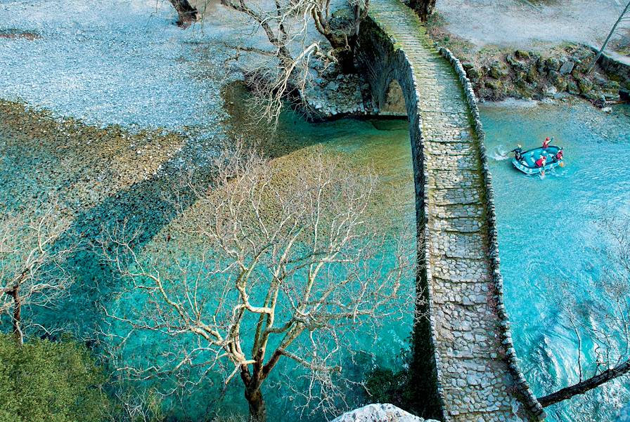 Gorges de Vikos - Aristis - Grèce © Costas Zissis