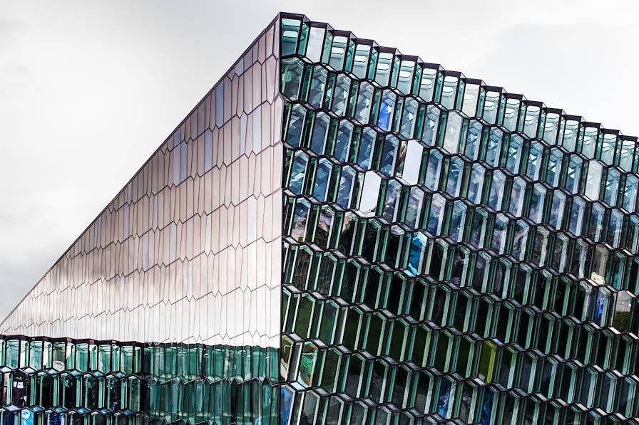 Harpa Concert Hall - Reykjavik - Islande © PaigePan/Getty Images/iStockphoto