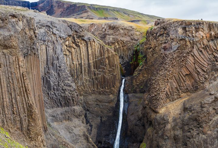 Cascade Hengifoss - Islande  © Max Topchii/Fotolia