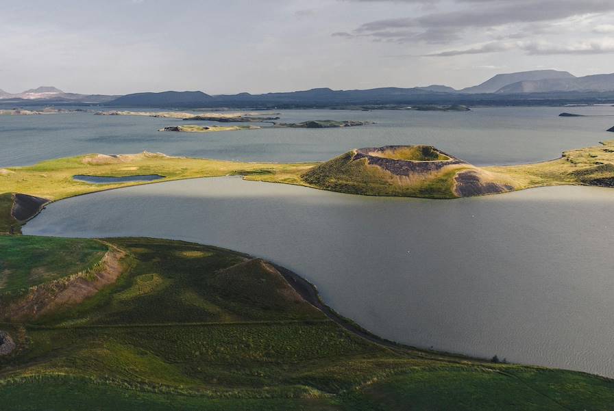 Islande Lac Myvatn © Miles Rothoerl Pexels