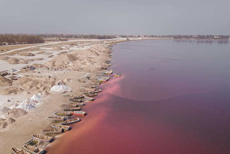 Lac rose - Sénégal © Adobe Stock