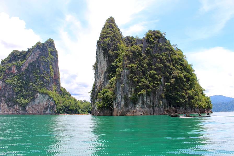 Lac Chiew Larn - Parc national de Khao Sok - Thaïlande © Traveltrapped/Getty Images/iStockphoto