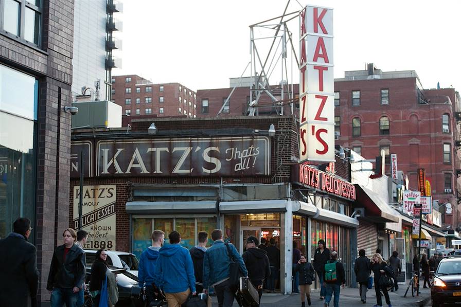 Vue du restaurant Katz's Delicatessen  New York - Etats-Unis © nycgo