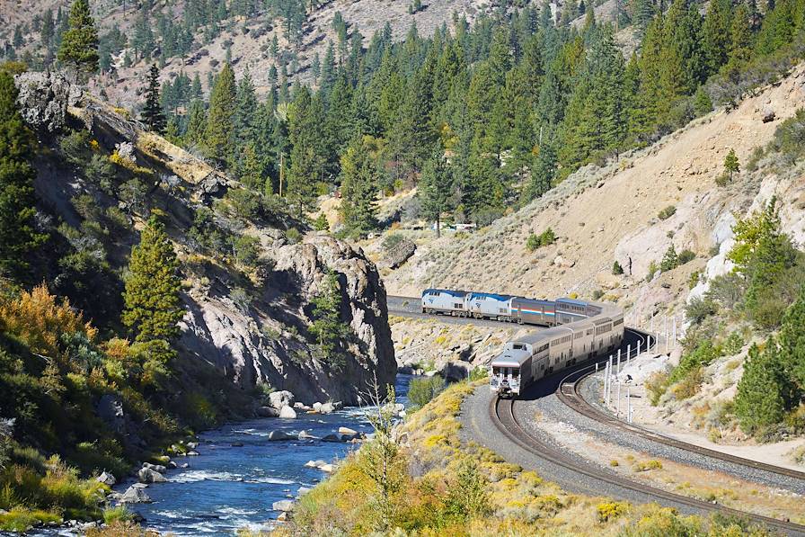 California Zephyr - Truckee River - Californie - Etats-Unis © Robert Haidinger/LAIF-REA