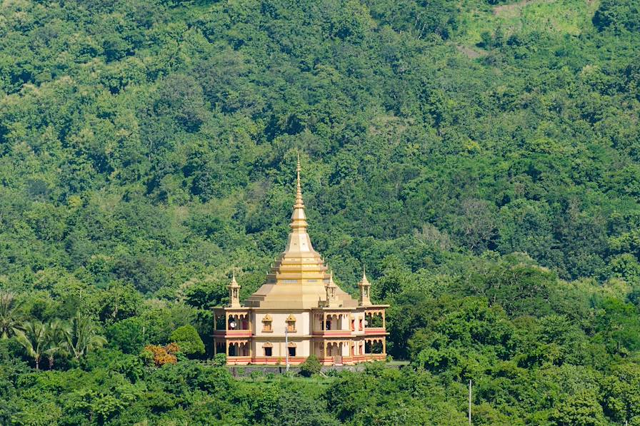 Phra That Khong Santi Chedi - Luang Prabang - Laos © Wuttichok / Fotolia.com