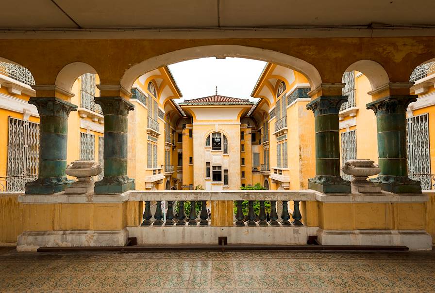 Musée des beaux-arts de Saïgon - Ho Chi Minh Ville - Vietnam © FabVietnam_Photography/Getty Images/iStockphoto