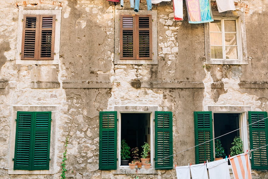 Façade maisons au Monténégro